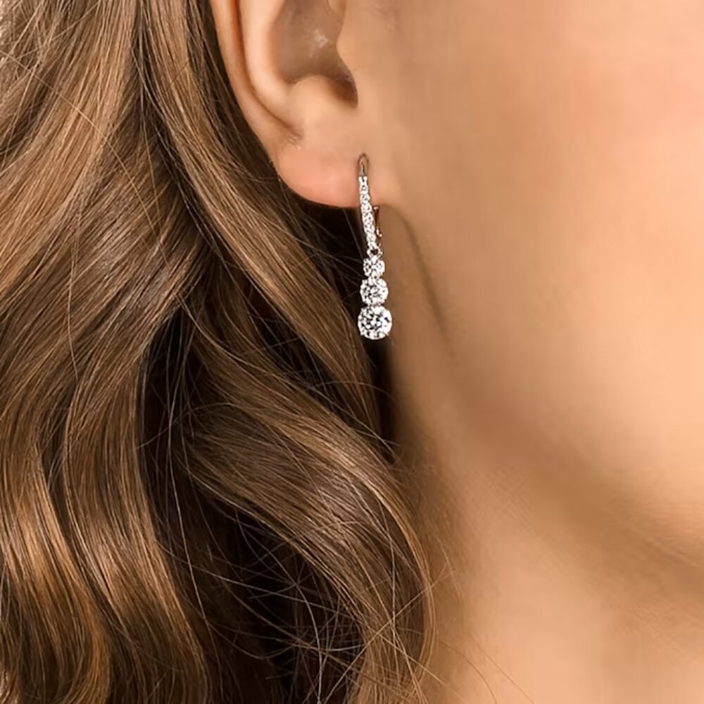 Swarovski Stilla Attract hoop earrings Round cut, White, Rhodium plated - Picture 7 of 11